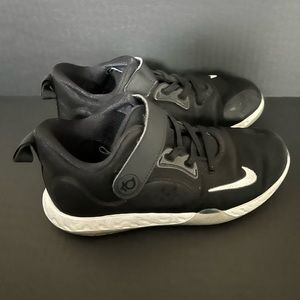 Boys Black Nike Kd shoes